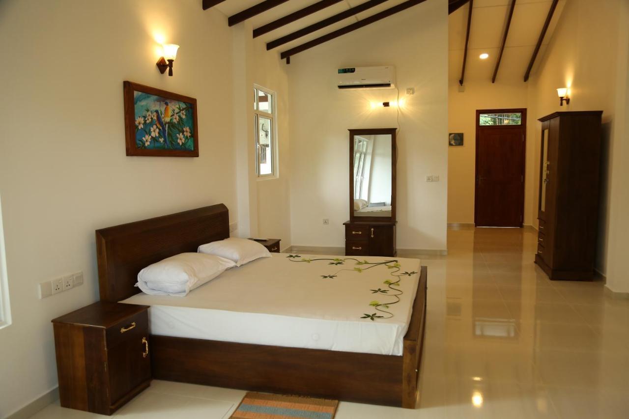 Villa A.Sms Induruwa Extérieur photo
