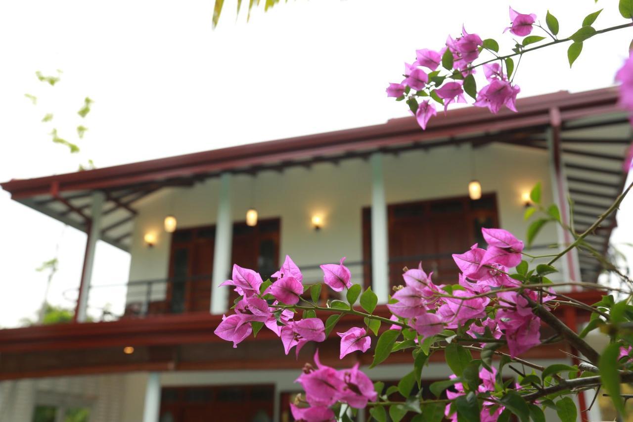 Villa A.Sms Induruwa Extérieur photo