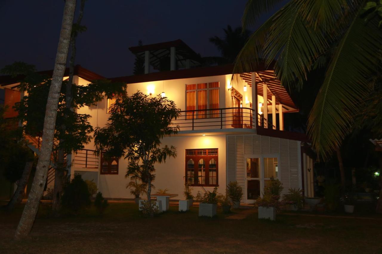 Villa A.Sms Induruwa Extérieur photo