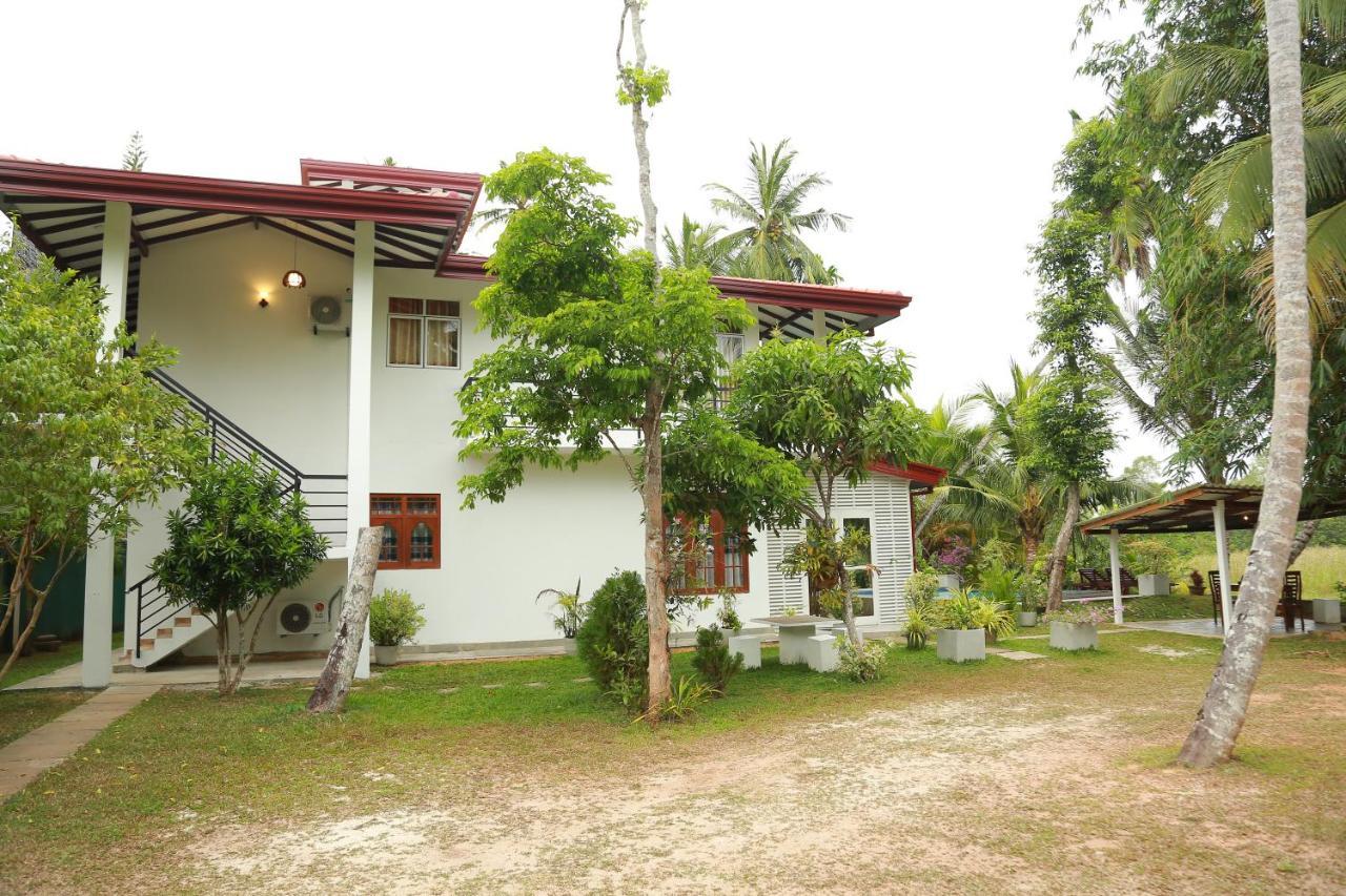 Villa A.Sms Induruwa Extérieur photo