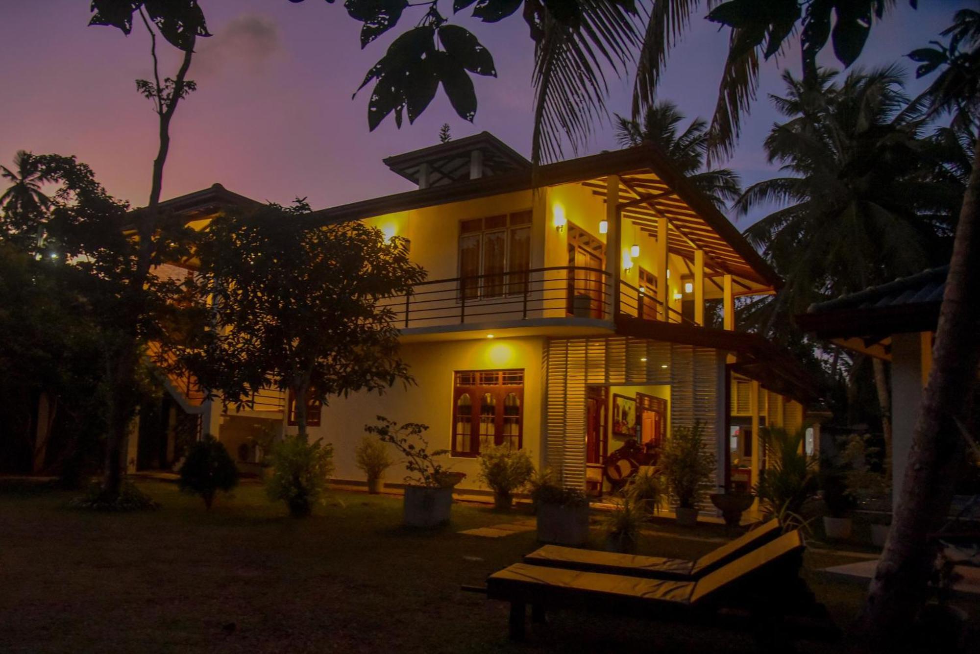 Villa A.Sms Induruwa Extérieur photo