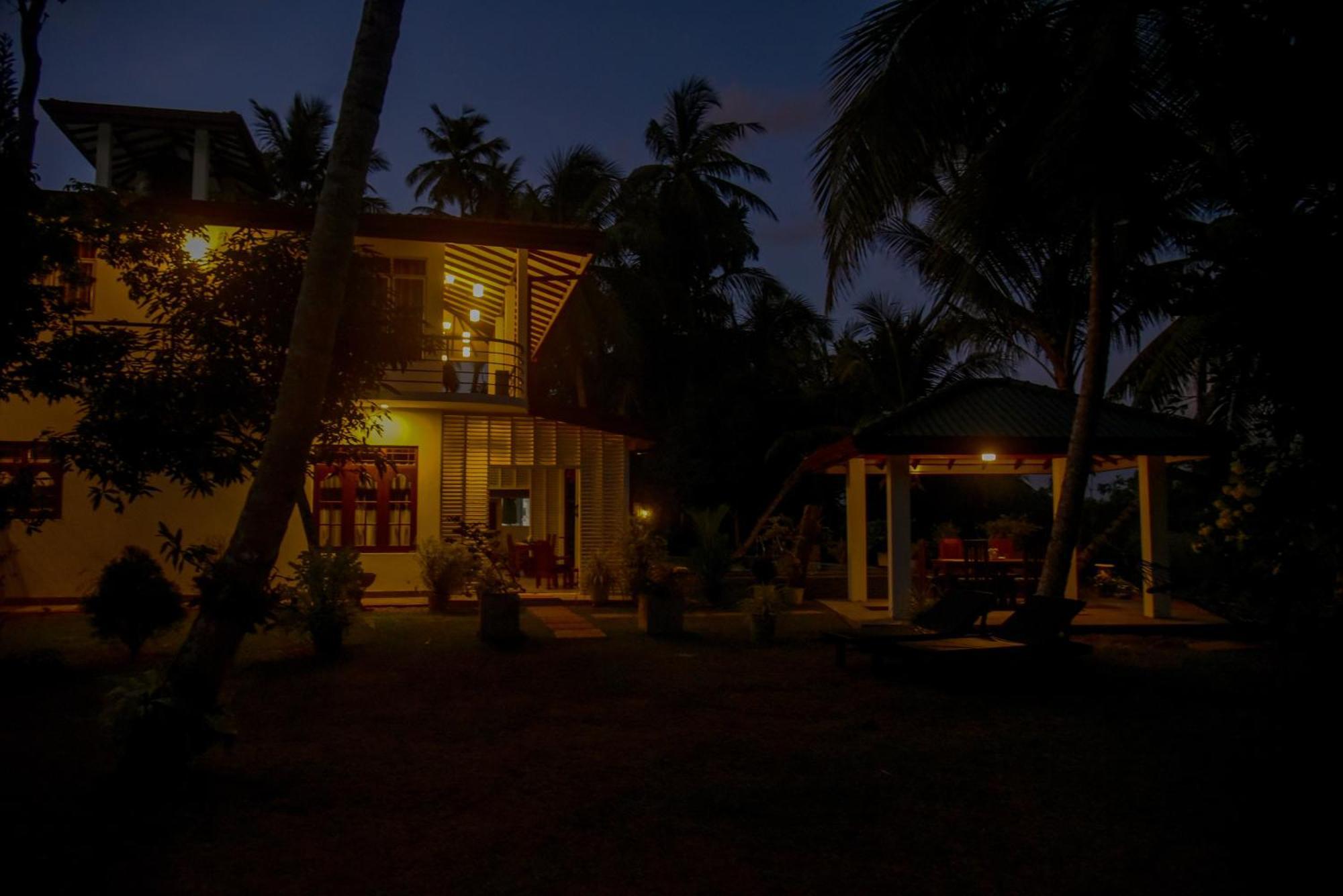 Villa A.Sms Induruwa Extérieur photo