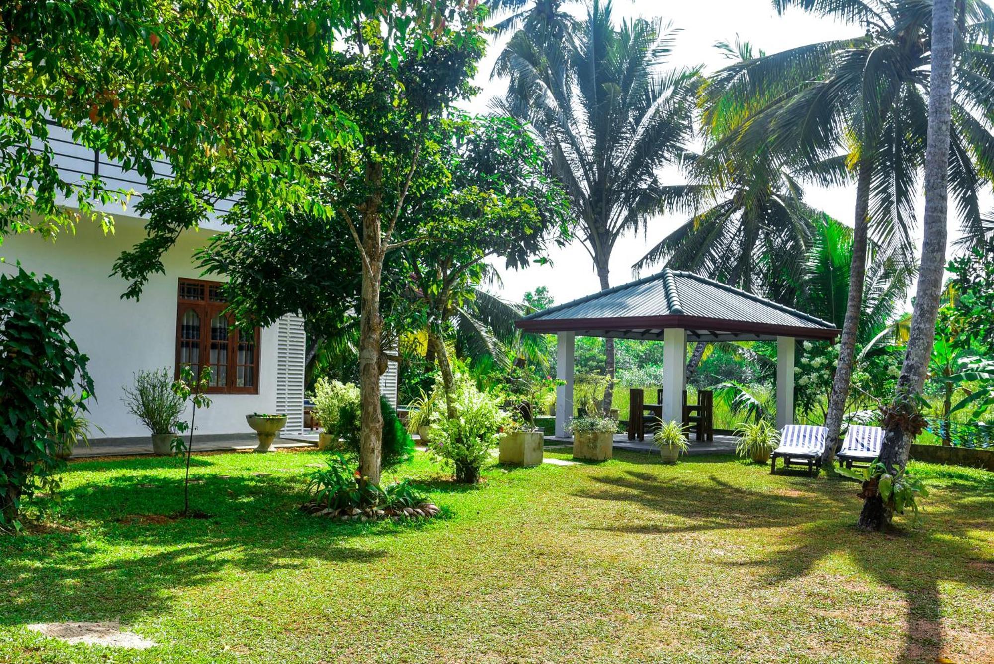 Villa A.Sms Induruwa Extérieur photo